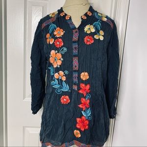 Johnny Was tunic shirt embroidery flowers